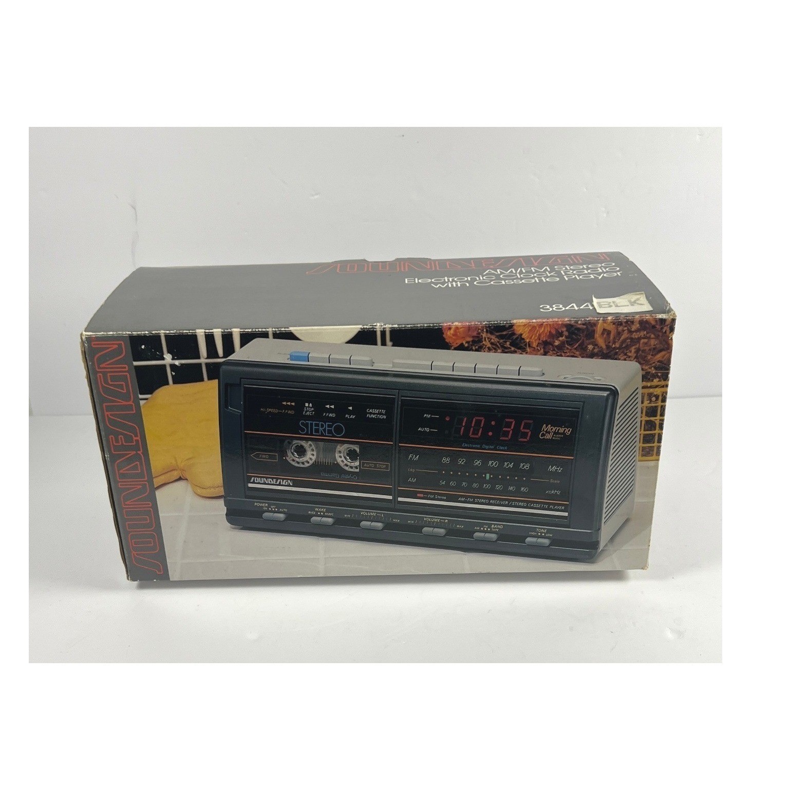 VTG Soundesign AM/FM Stereo Clock Radio Cassette Player Model 3844 BLK w/ Box