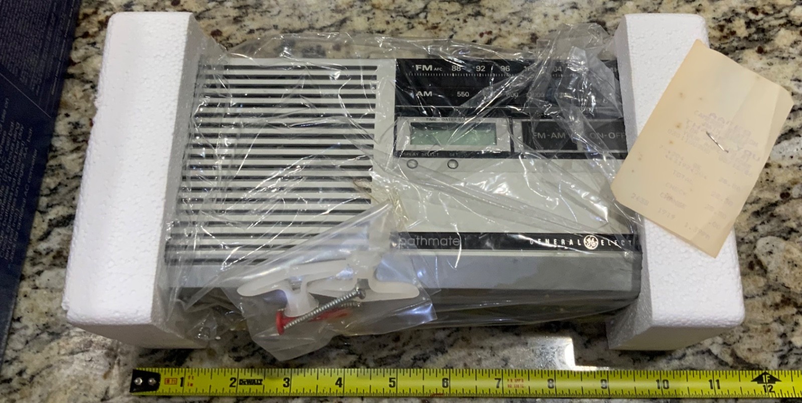 Vintage General Electric GE 7-4204 Bathmate FM/AM Bathroom Radio Clock New NOS