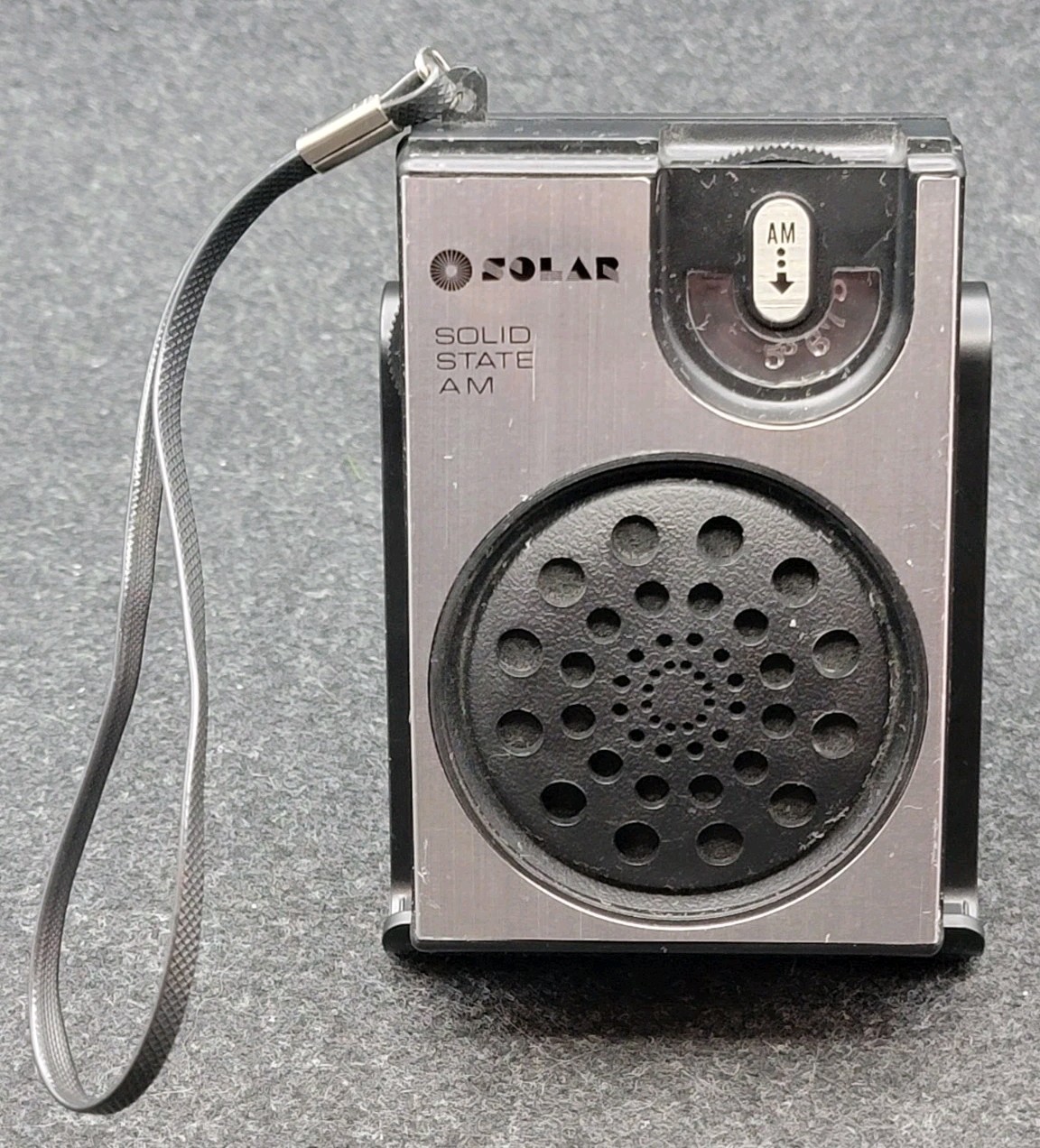 VTG Solar Solid State AM Radio Hong Kong Retro Portable – Silver [Tested]