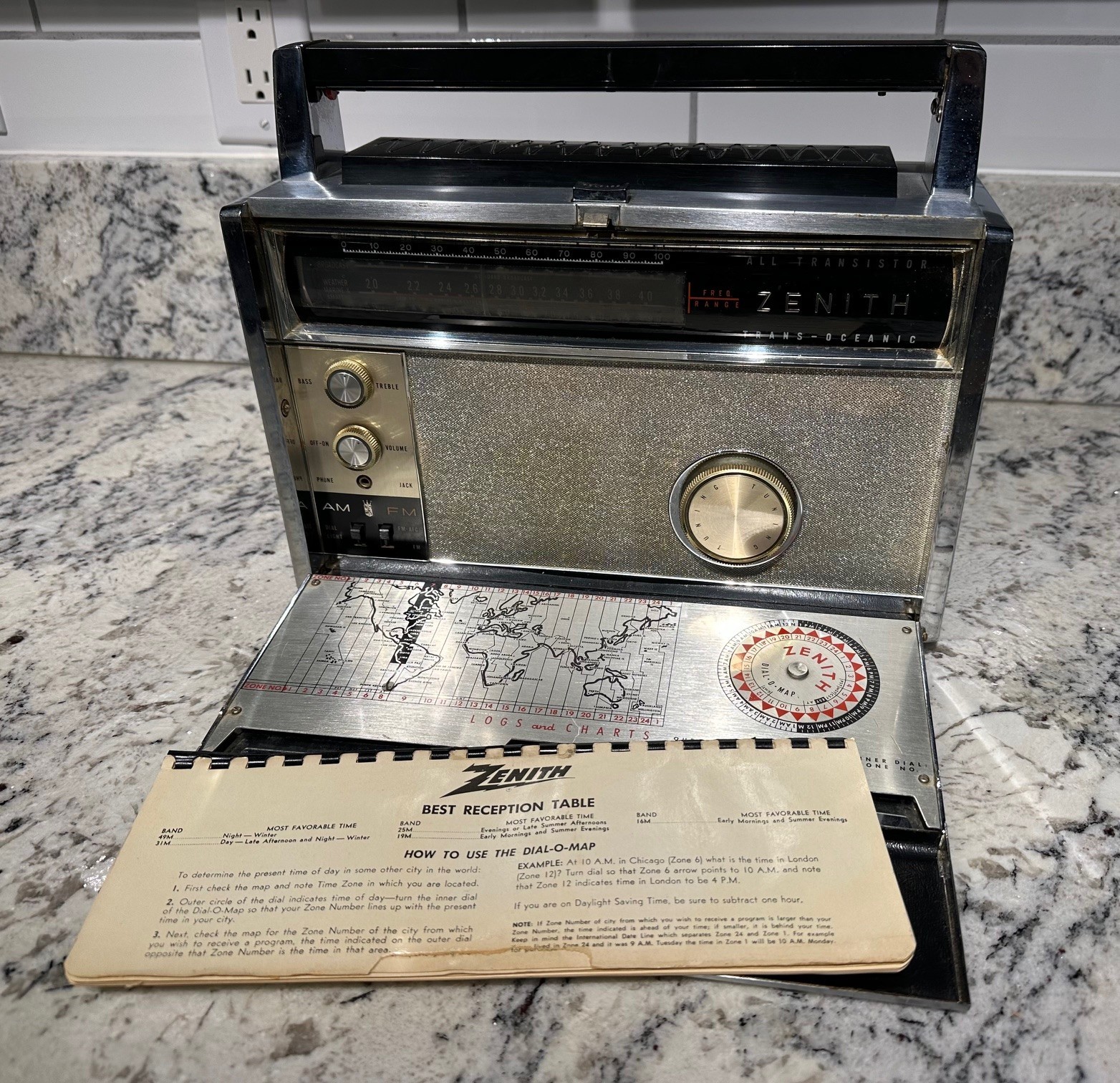 ZENITH Trans-Oceanic 1960’s FM-AM Multiband Royal 3000-1 Radio w/ Power Supply