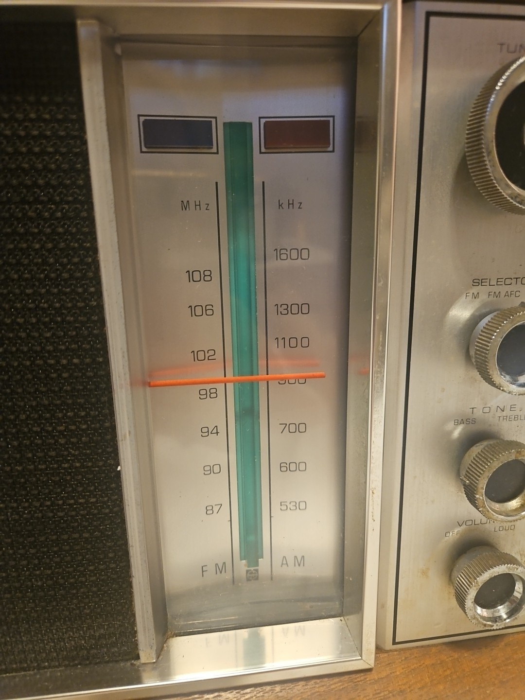 Panasonic RE-7259 FM-AM 2-Band Desktop Tabletop Wood Radio Vintage 1975