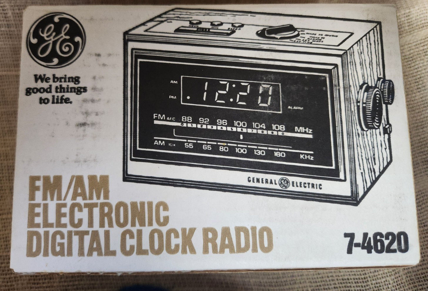 New Old Stock General Electric – Vtg Alarm Clock Radio 7-4620F AM/FM