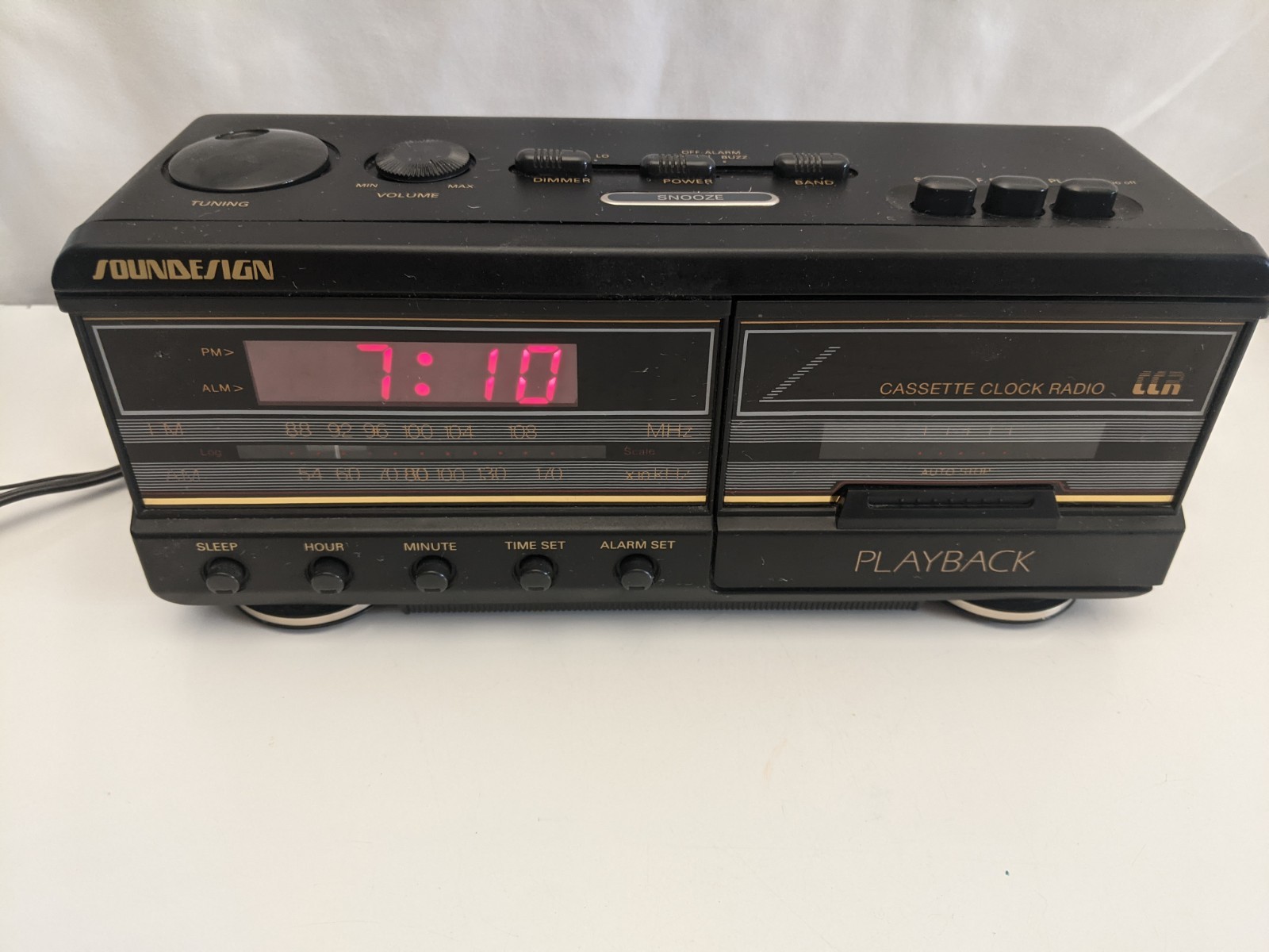 Watch Video! VTG Soundesign AM/FM Alarm Clock Radio Cassette Player Model 3827