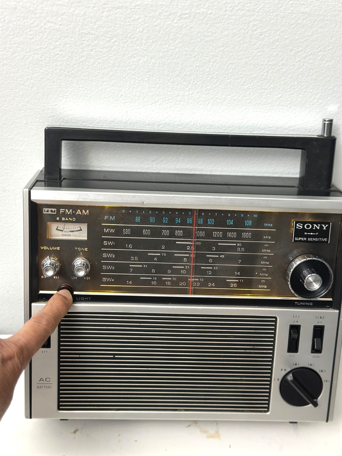 SONY 6BAND FM/AM/SW1-4 Receiver, Model TFM-1600, Tested/Works.