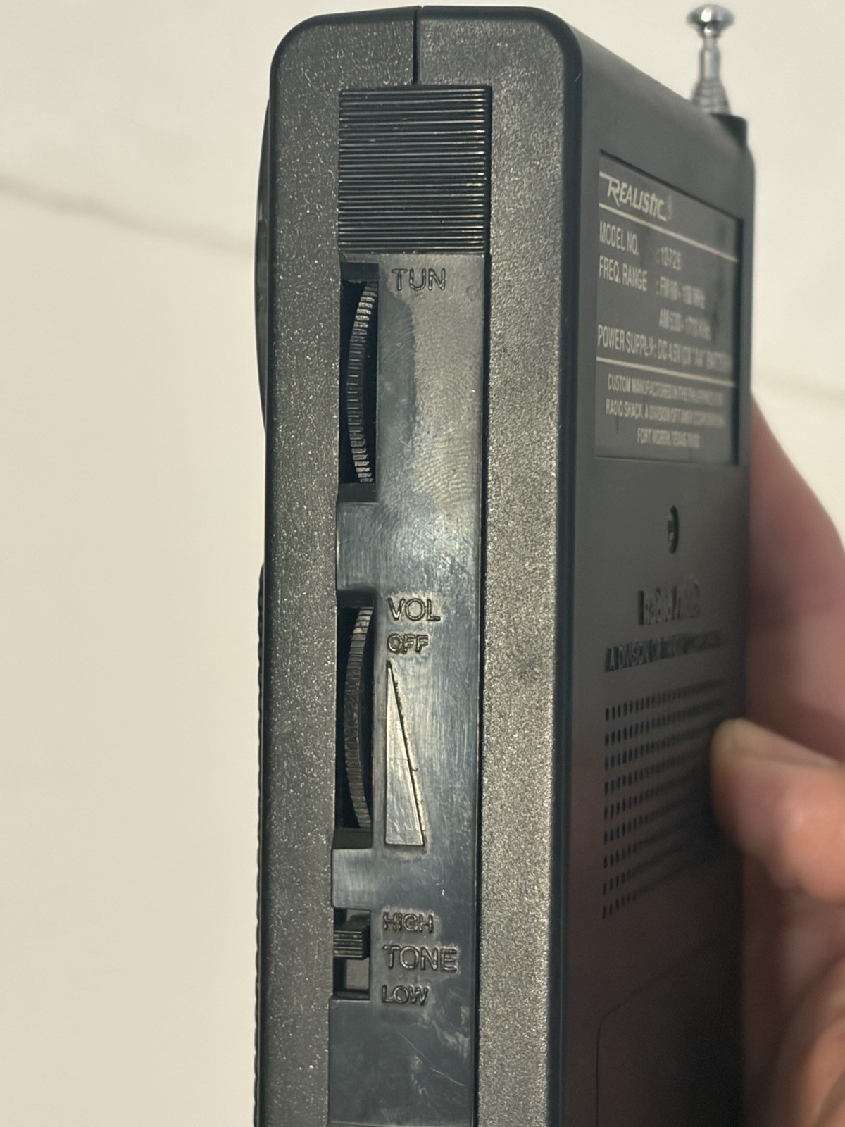 Realistic Radio Shack Hand AM/FM Radio M# 12-725 Tested