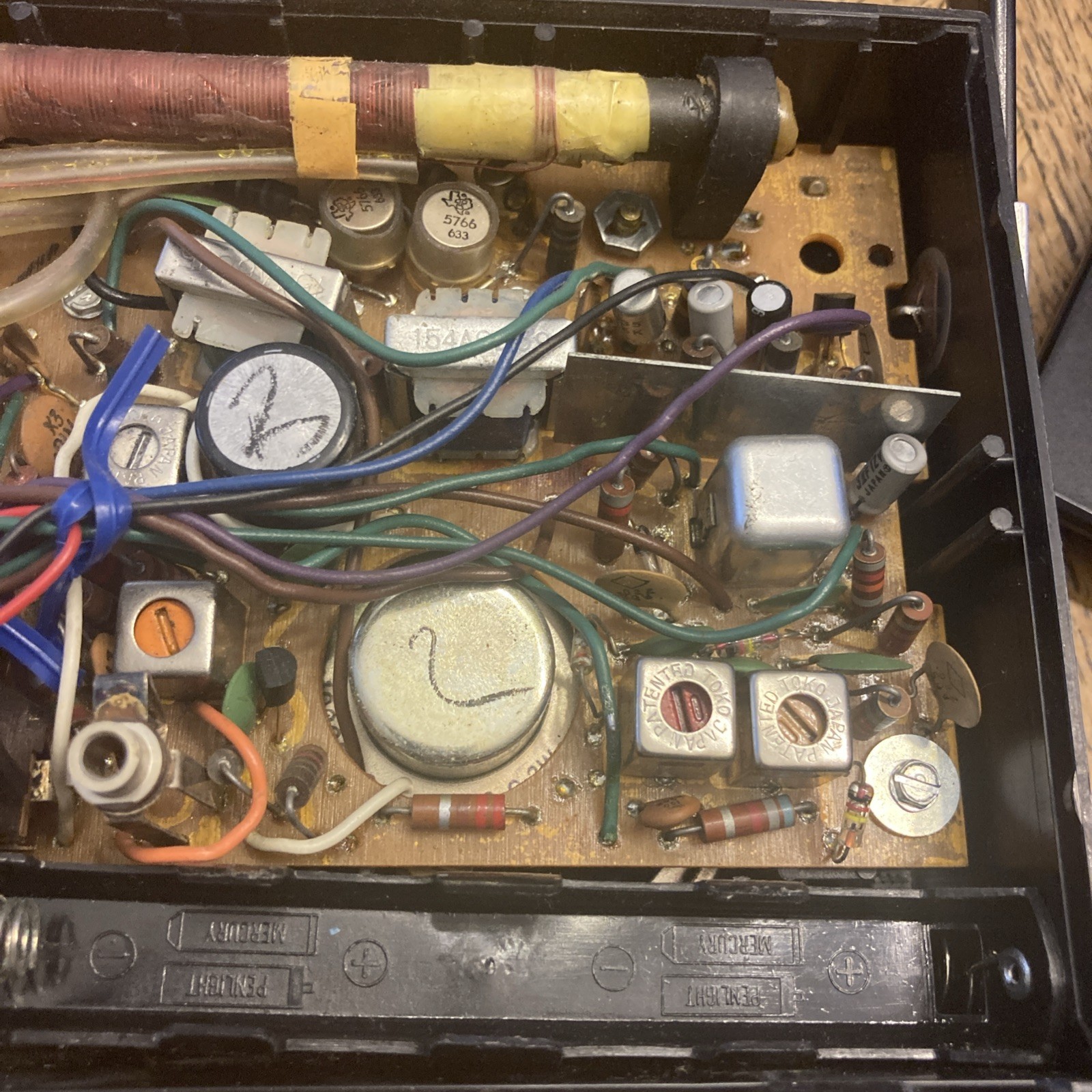 Vintage Beautiful Vintage GE P1820K Am-Fm Radio Untested