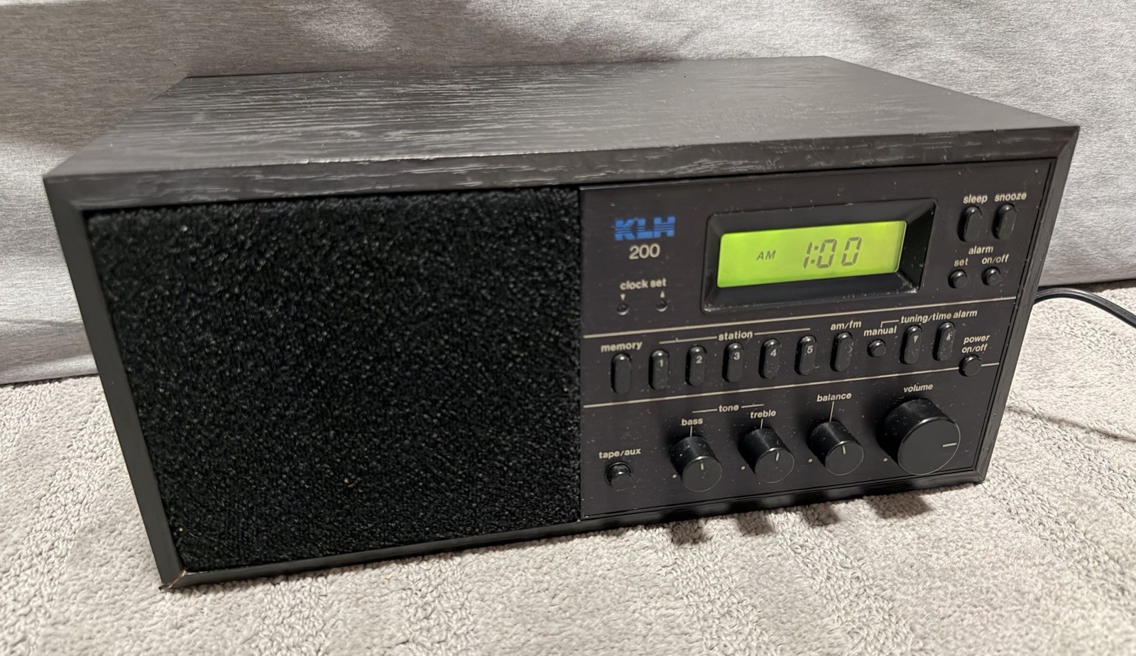 KLH200 Compact FM/AM Alarm Clock Radio made in JAPAN.