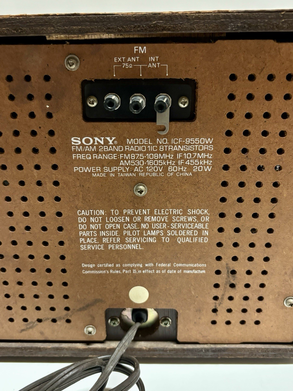 Vintage Sony ICF-9550W AM/FM Radio Wood Case *Working *Tuning & Case Need Work