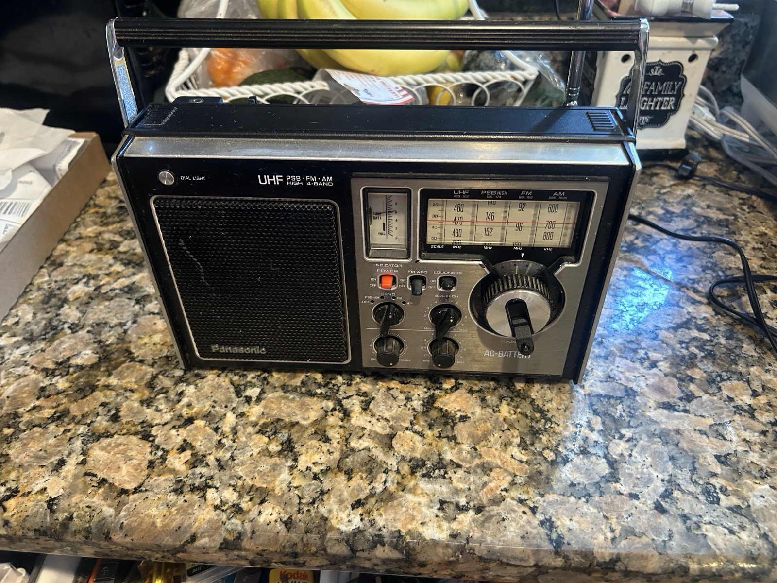 Vintage Panasonic RF-1115 UHF, PSB High, AM, FM, AC/DC portable radio Tested
