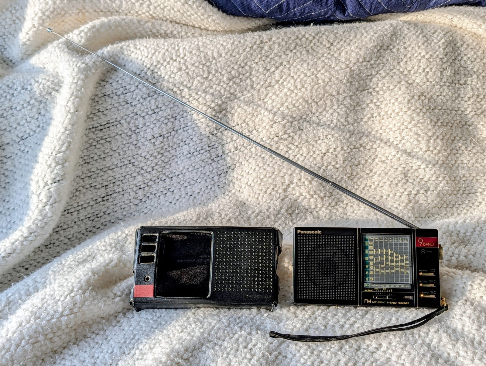 Panasonic Matsushita RF-9 FM MW SW1-7 9 Band Receiver Compact Radio + Case