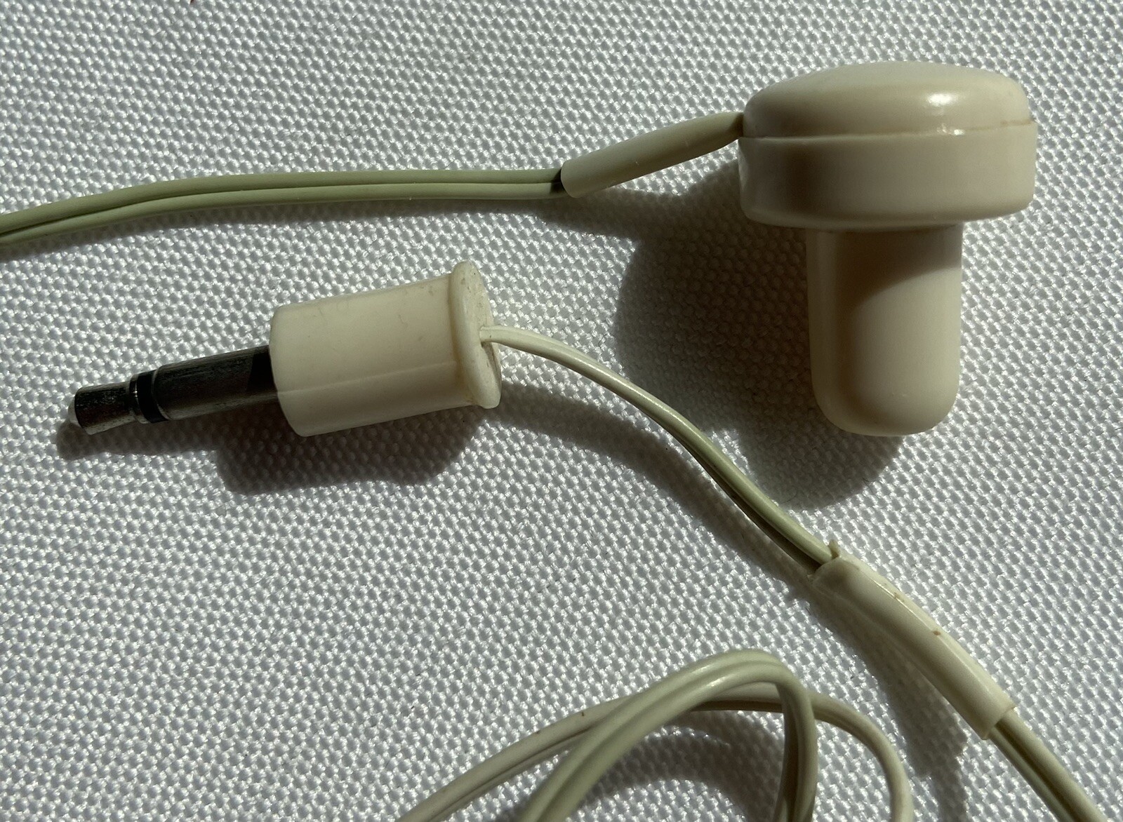 Vintage Mono Earphone Earbud Fine Condition – unbranded MAY BE Sony… tested!