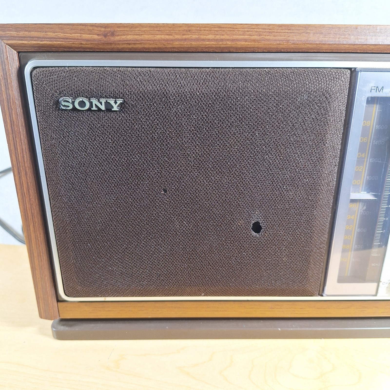 Vintage SONY ICF-9740W AM/FM Tabletop Radio Wood UNTESTED