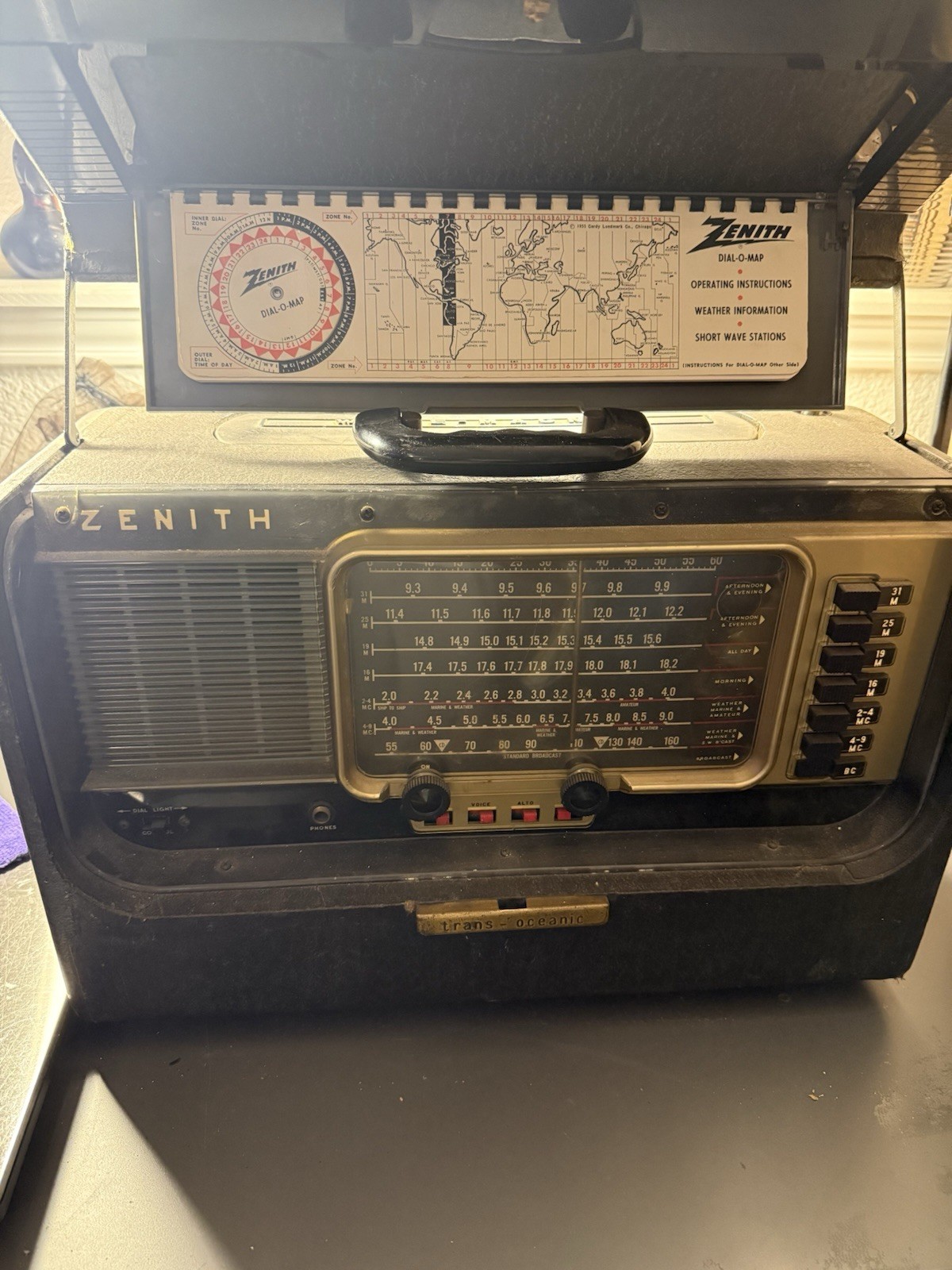 Zenith Trans-Oceanic A600 Tube Radio Shortwave Portable World Band Tested
