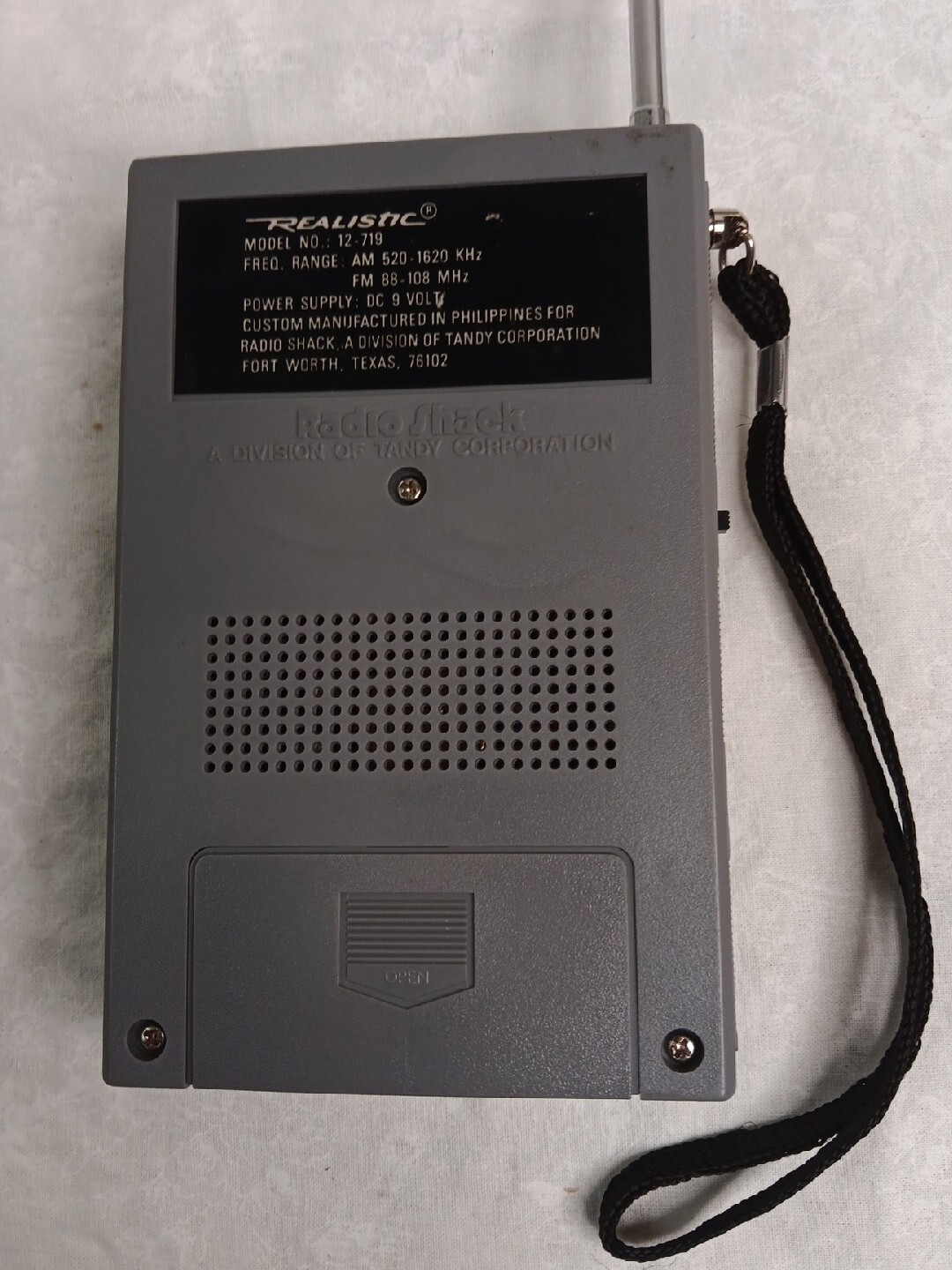 RadioShack REALISTIC AM FM POCKET RADIO 12-719 works! w/battery Great condition!