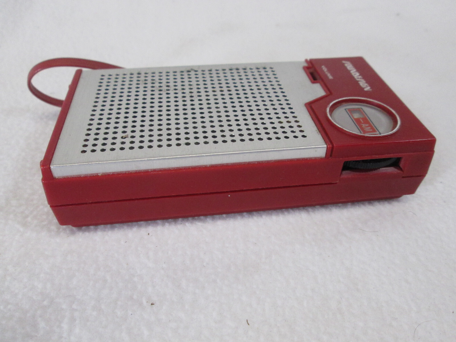 Vintage 1980’s Sound Design red AM portable pocket radio Hong Kong ( Works )
