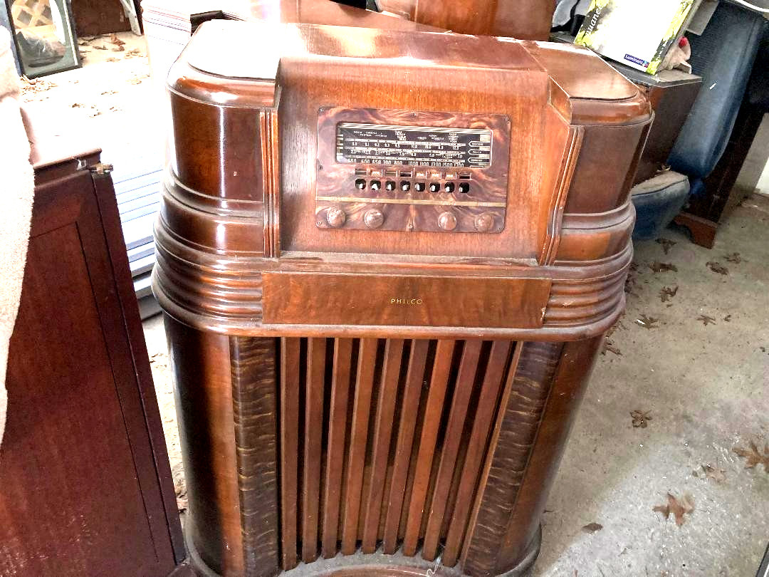 ANTIQUE RADIO PHILCO CONSOLE 41-280 NICE