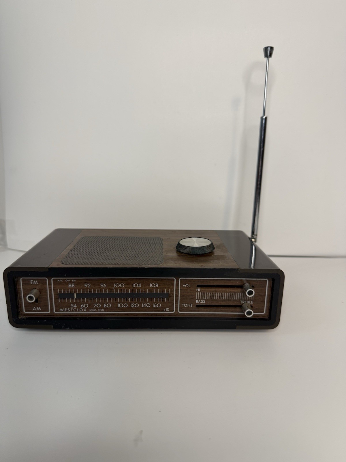 Vintage Westclox Portable AM/FM Radio