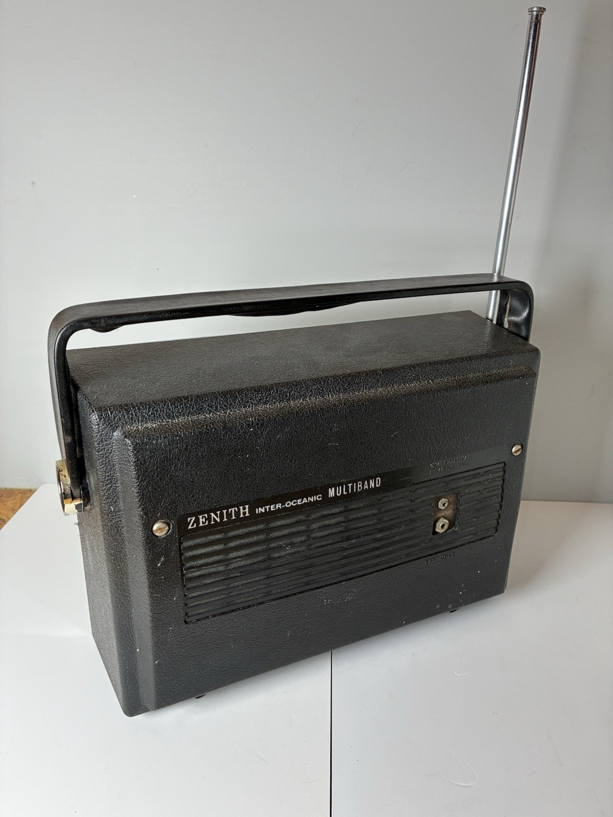Zenith Solid State FM/AM Multiband Radio Royal 94 Inter-Oceanic Receiver WORKS
