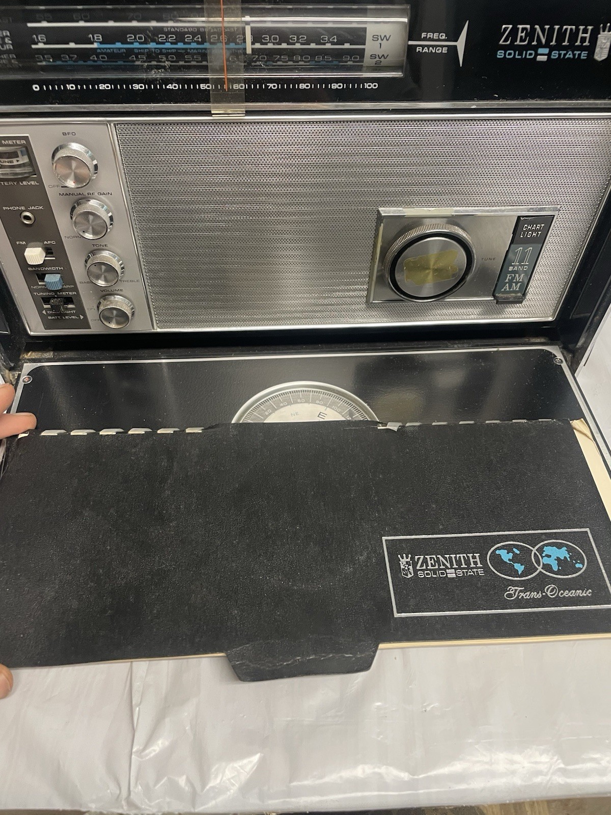 Zenith Royal D7000Y Trans-Oceanic Radio Tested Working w/ Original Map Booklet