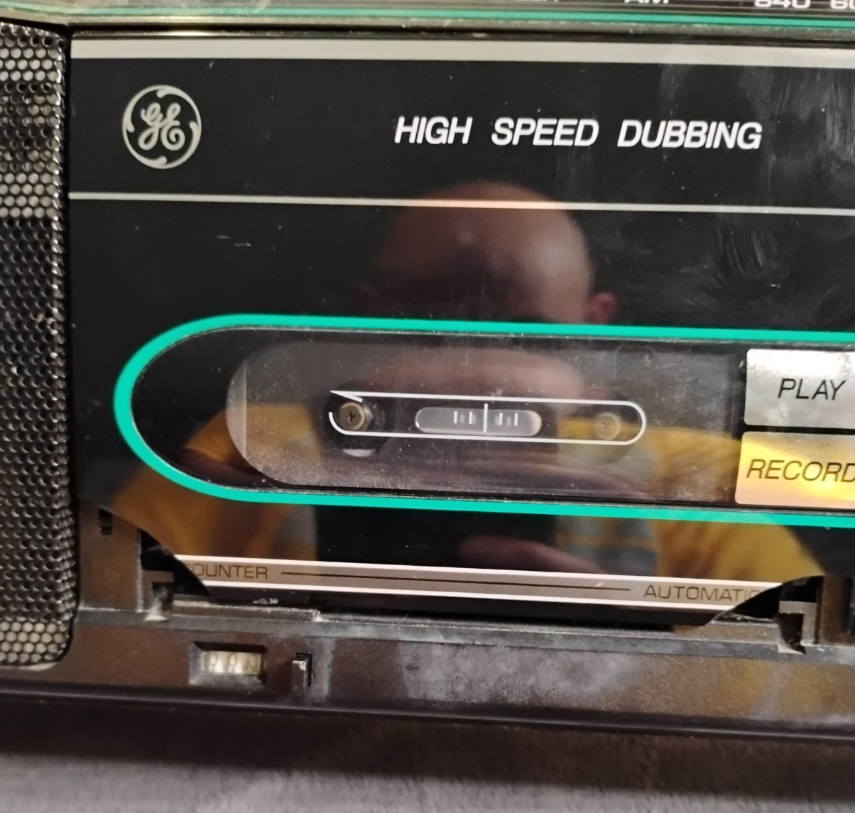 General Electric Boombox Radio 3-5638A – Parts Only – Radio Works, Tape Doesn’t