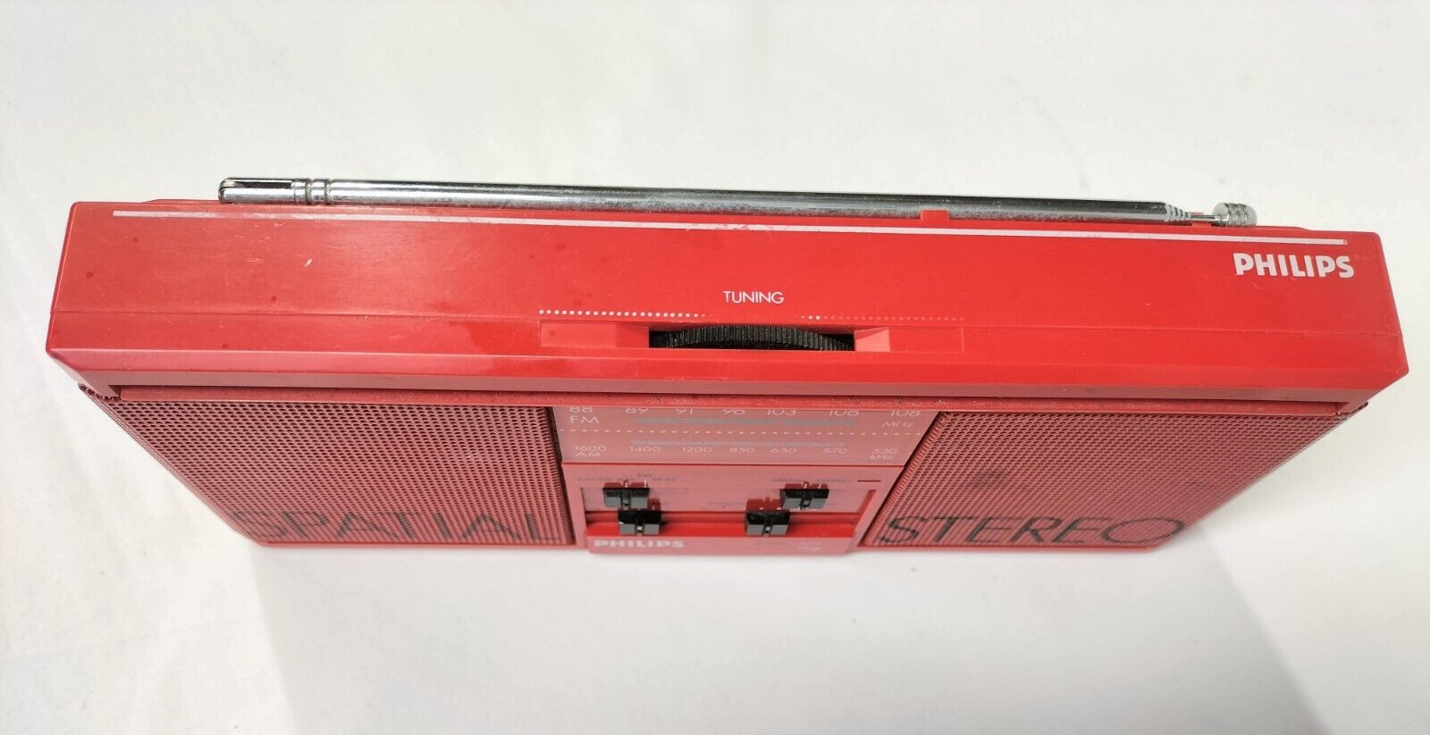 Scarce Vintage Radio Philips Spatial Stereo D-1690 Red Philips D1690 – runs – AF