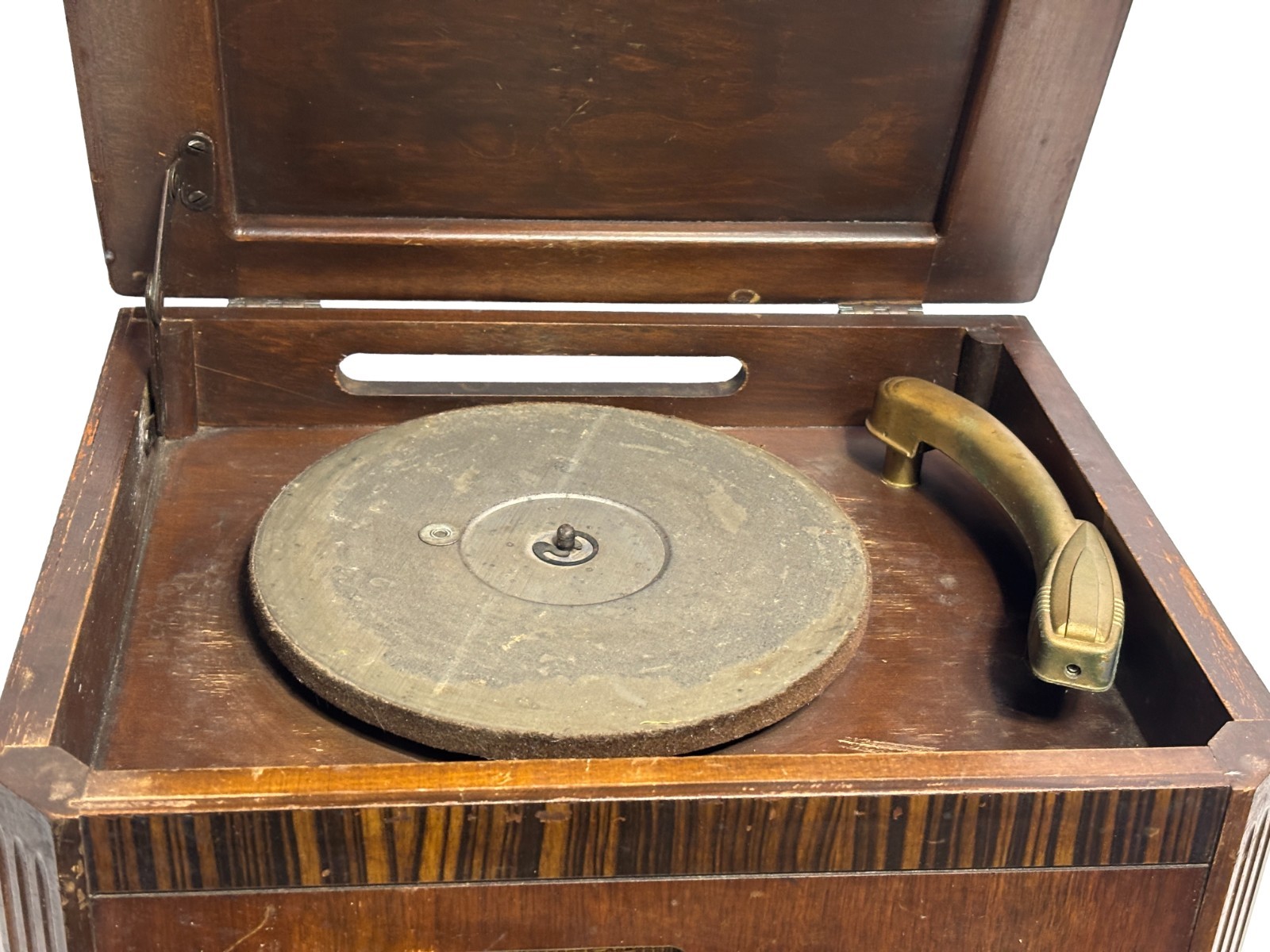 Vintage SILVERTONE TABLETOP AM RADIO – untested WOOD CASE