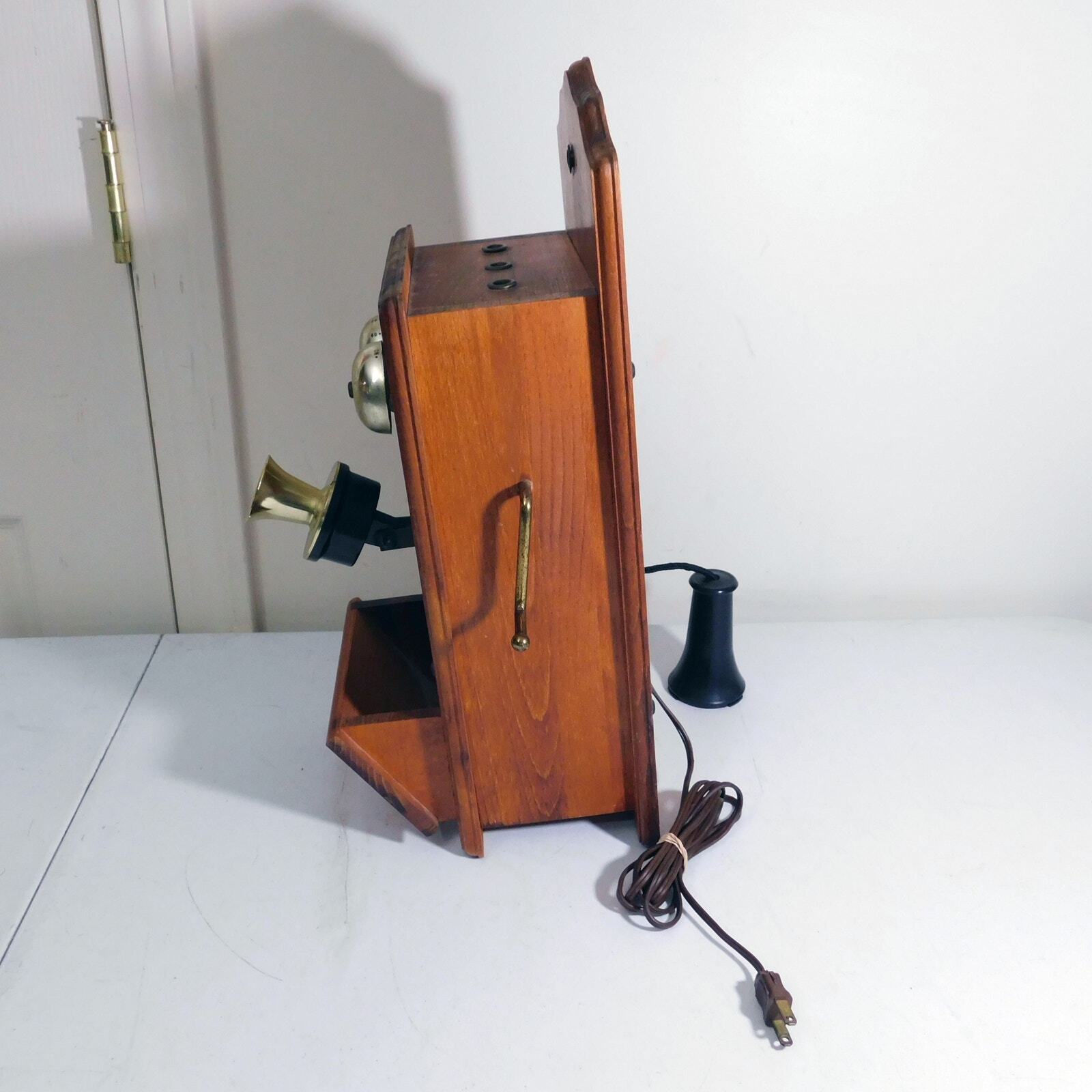 Vintage Masters Art Wall Phone AM Radio Model RT-200 1965 Tested Powers On
