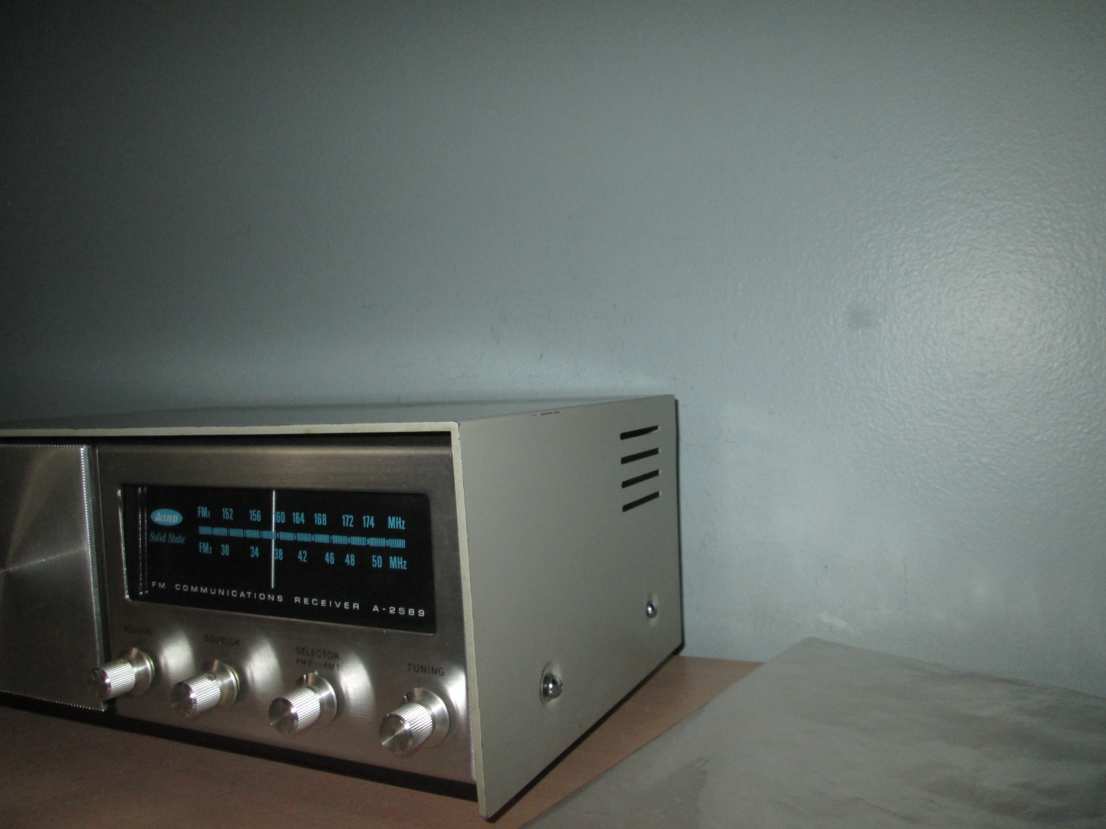 Allied Radio Shack A-2589 Solid State FM VHF Hi-Lo Communications Receiver