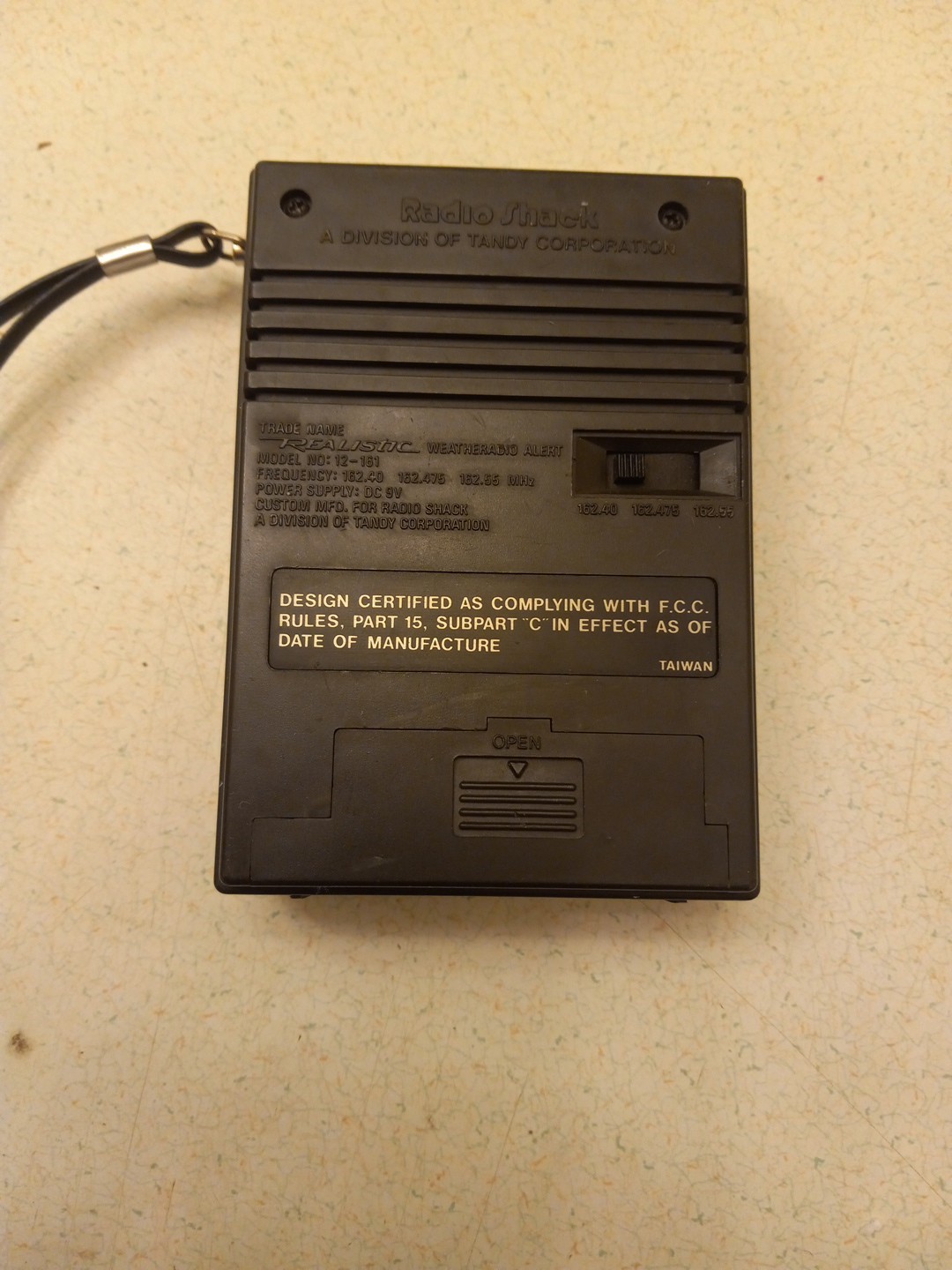 Realistic 12-161 NOAA Weather Radio Alert Crystal Controlled Radio Shack Tested