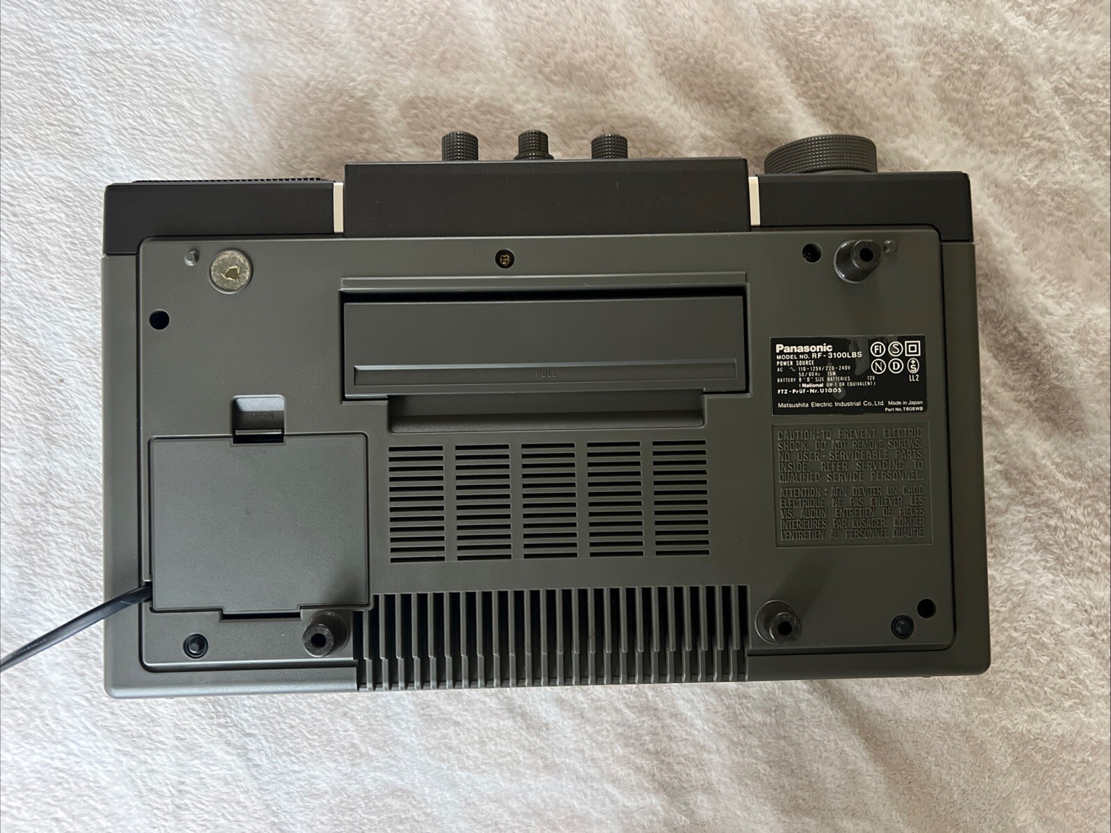 Panasonic RF-3100 FM-AM-SW Multi-Band Receiver – TESTED. Works.