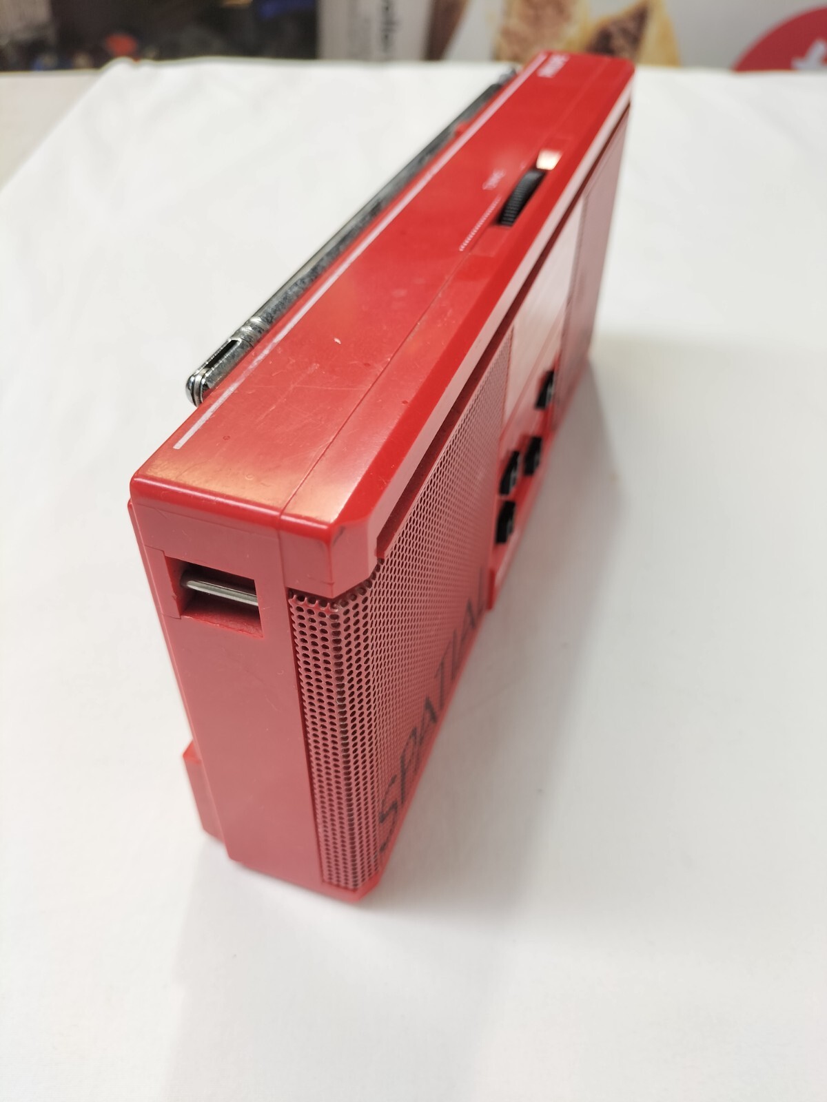 Scarce Vintage Radio Philips Spatial Stereo D-1690 Red Philips D1690 – runs – AF