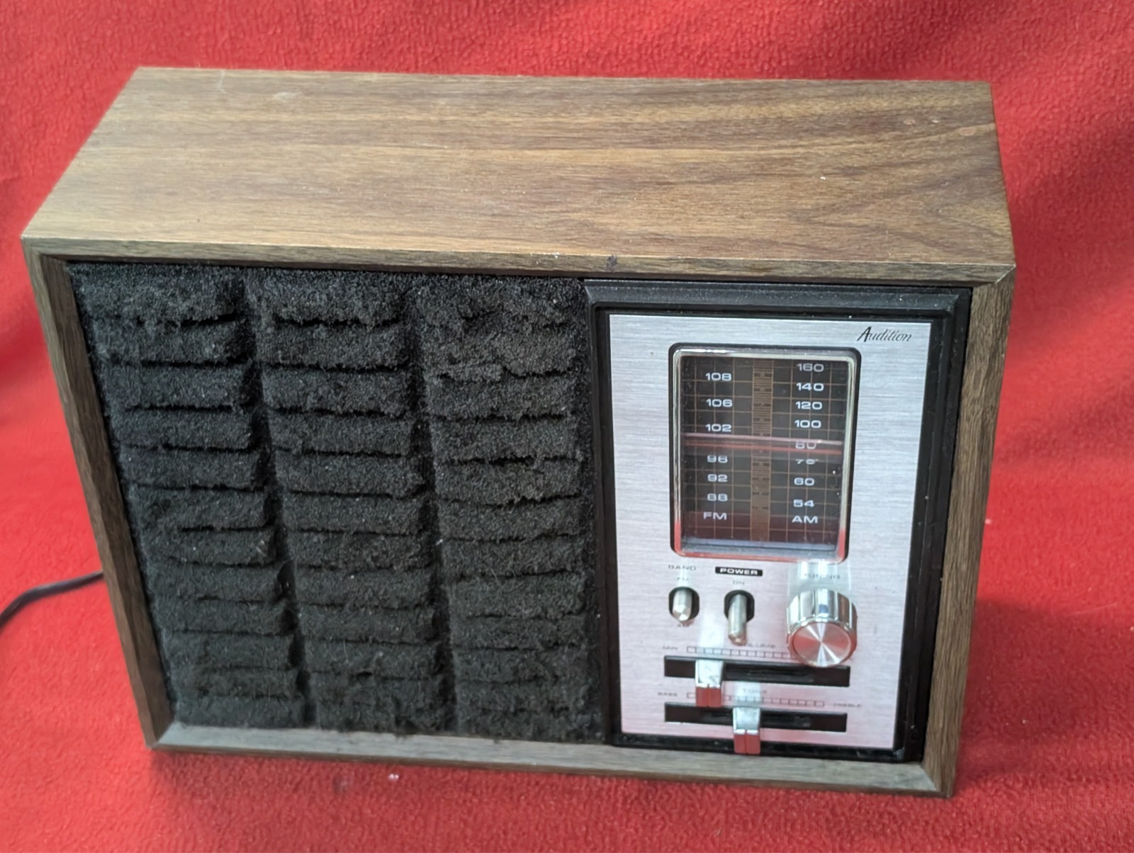Audition Model 2929 Vintage AM-FM Table Radio Made in Hong Kong, Nice, Video!
