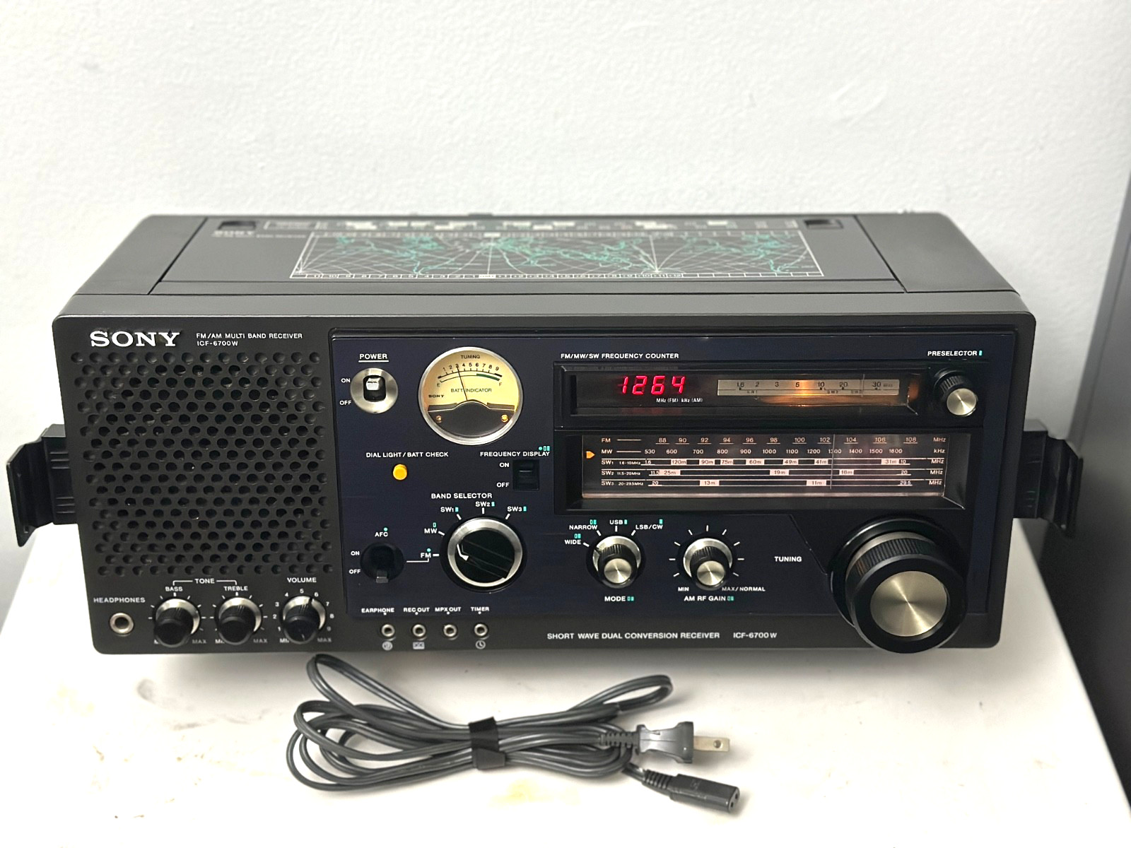 SONY 5BAND FM/AM/SW1-3 Receiver, Model No ICF-6700W, Tested/Works.