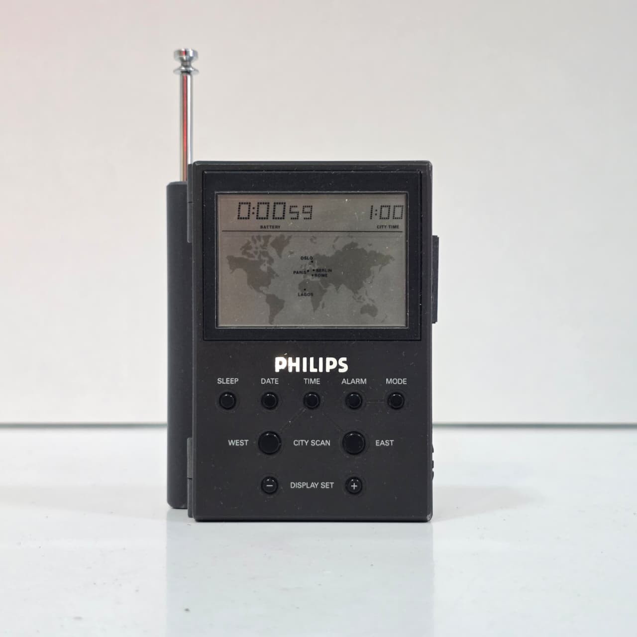 PHILIPS AE3905 RARE VINTAGE RADIO WORLD WORKING CONDITIONS