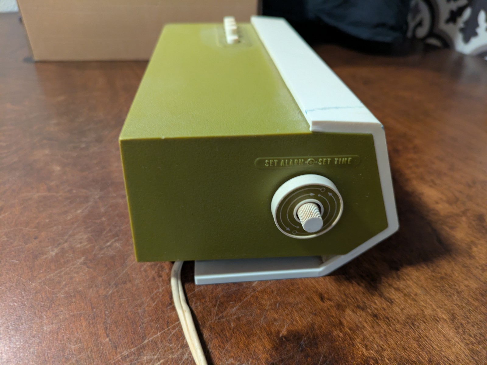 Vintage Panasonic RC-1122 Radio Alarm Clock AM Flip MCM 1970s Avocado Green