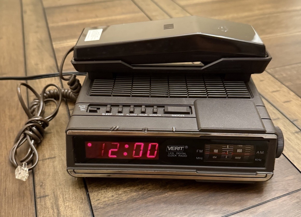 Vintage Verit AM FM Digital Clock Radio with Phone TL-6633 Wood Grain (Tested)