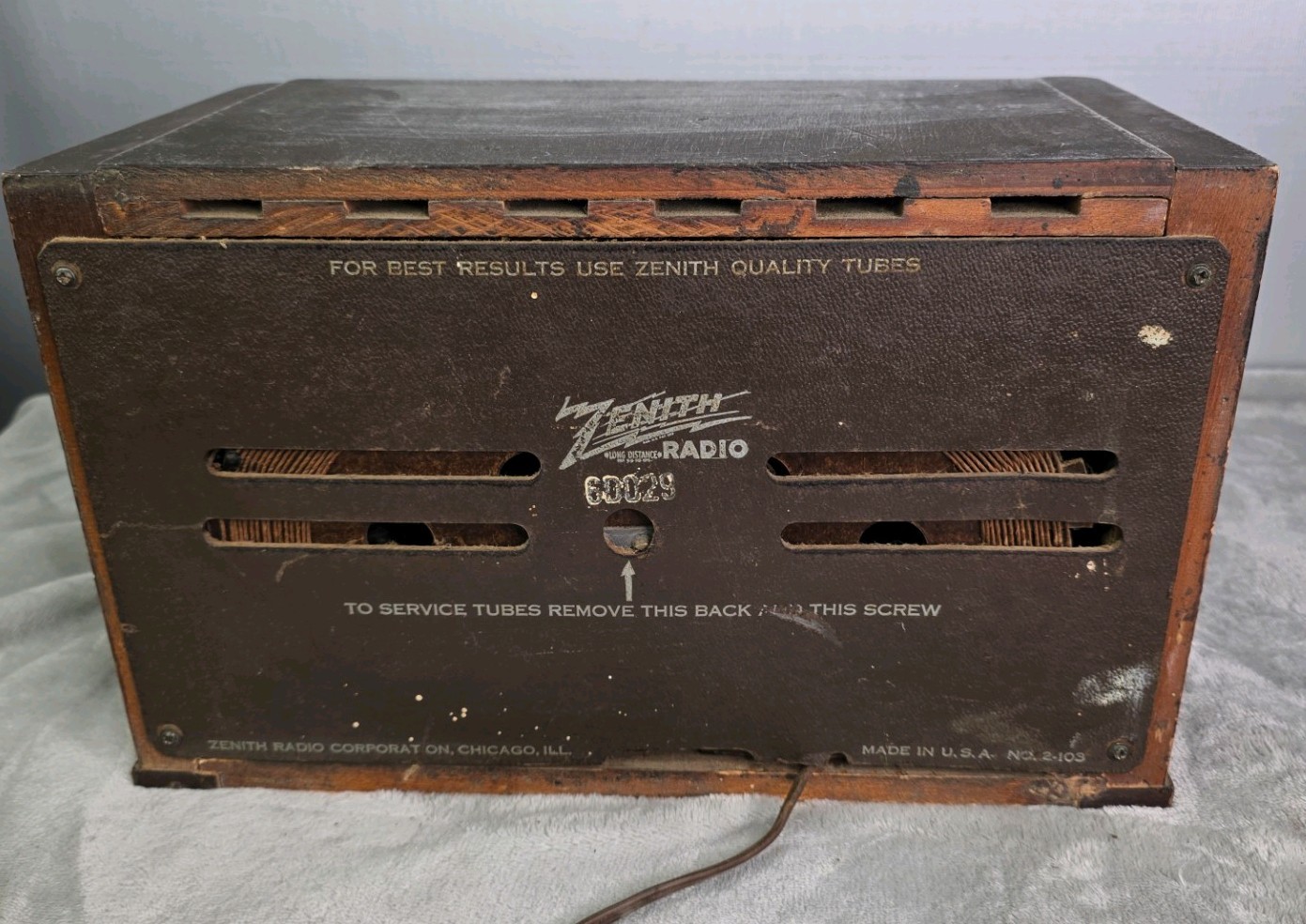 Vintage 1946 Zenith 6D029 Console-Tone Boomerang Tube Radio Works