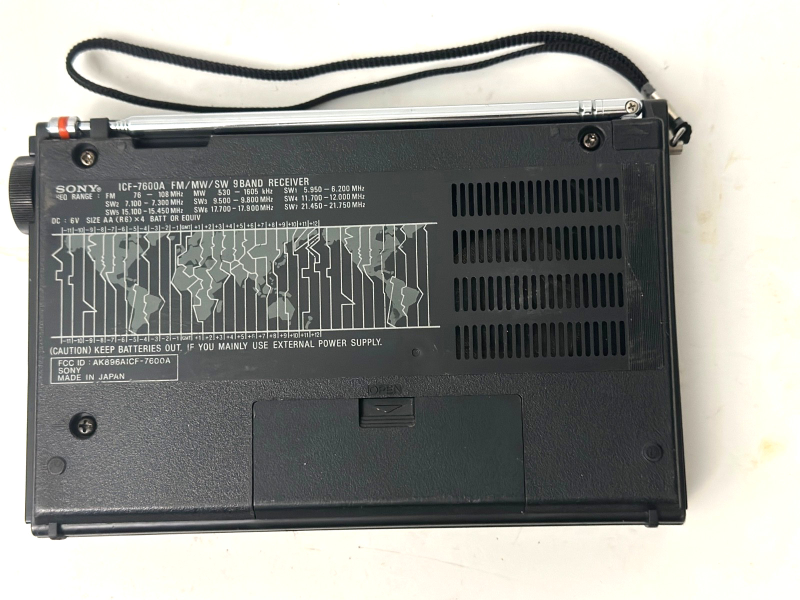 SONY ICF-7600A 9Bands Portable Radio in Good Condition,Tested/Works.