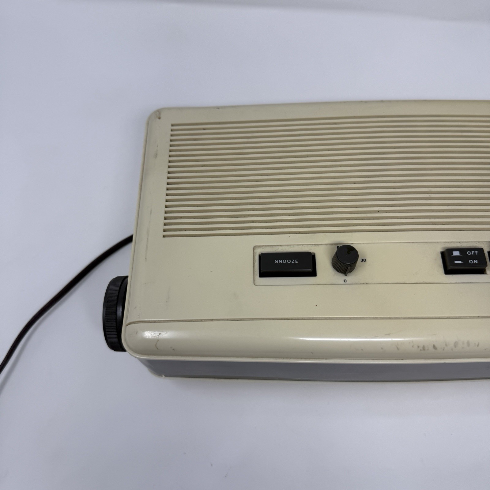 Vintage Realistic Chronomatic-110 AM/FM Flip Clock Radio 12-1501 Radio Shack 197