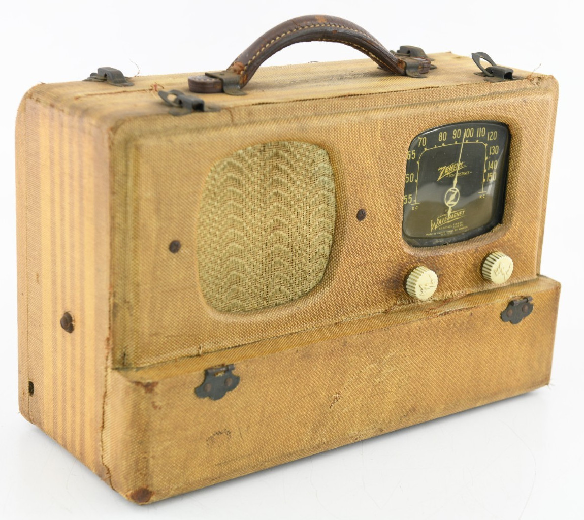 Vintage Zenith Trans-Oceanic Wavemagnet Suitcase Radio W/ Tweed Case – Powers On