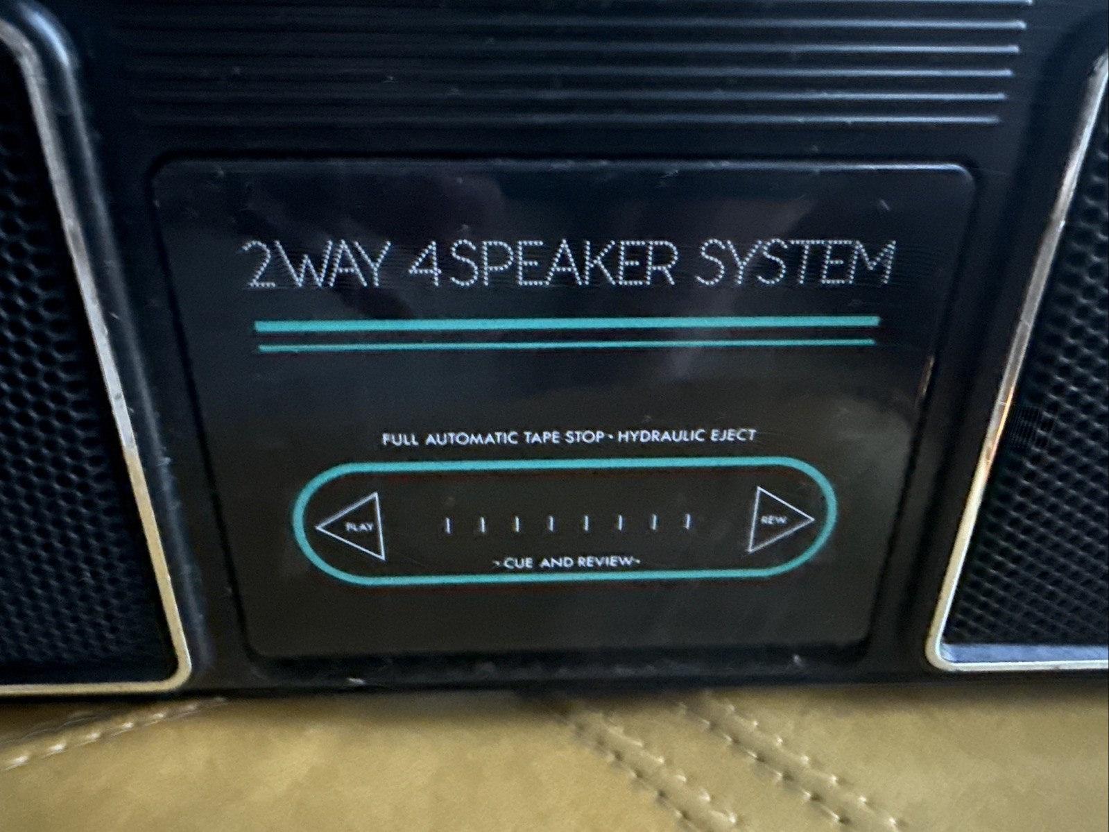 Magnavox Model D8060 4 Speaker System Cassette Boombox Radio needs work