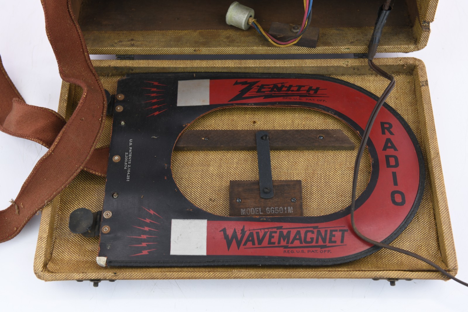 Vintage Zenith Trans-Oceanic Wavemagnet Suitcase Radio W/ Tweed Case – Powers On