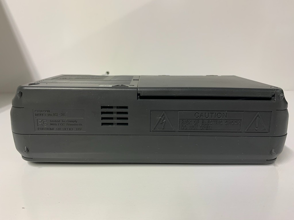 **Sony AM/FM Portable Radio ICF-38 AC120V 60Hz 4W – Tested