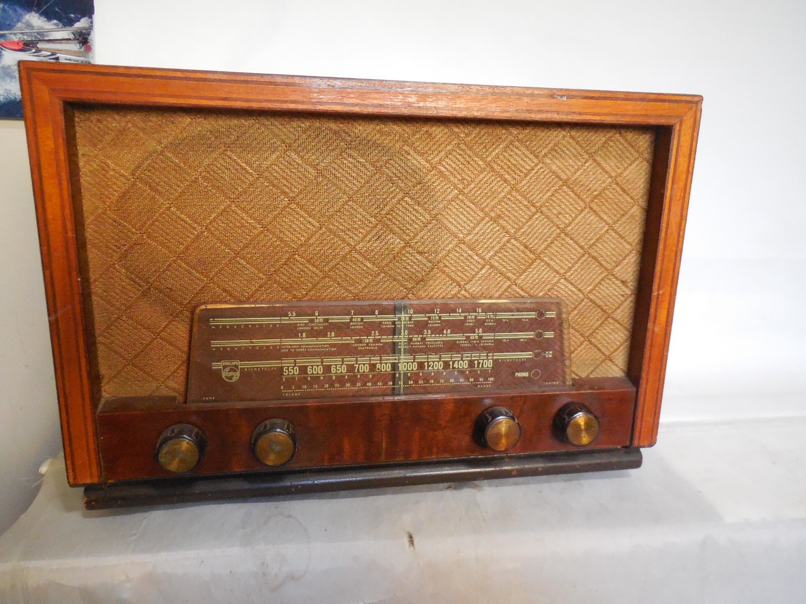 Philips Type 924 Vintage 3-Band Tube Radio – 1949 Tabletop Power On Tested