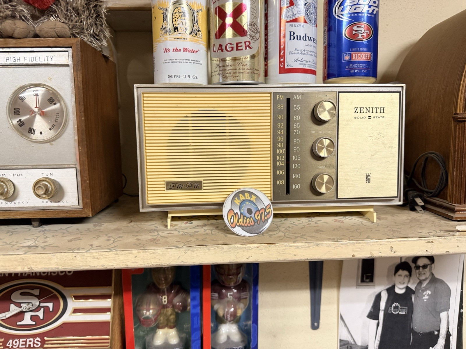Zenith Vintage Tabletop Solid State AM/FM Radio Woodgrain Cabinet