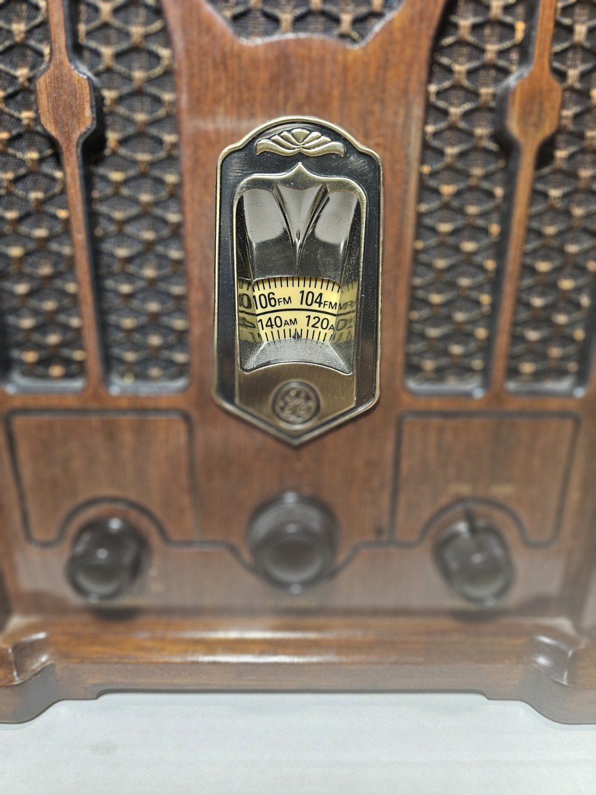 General Electric 7-4100JA Cathedral AM/FM Radio Wood Working
