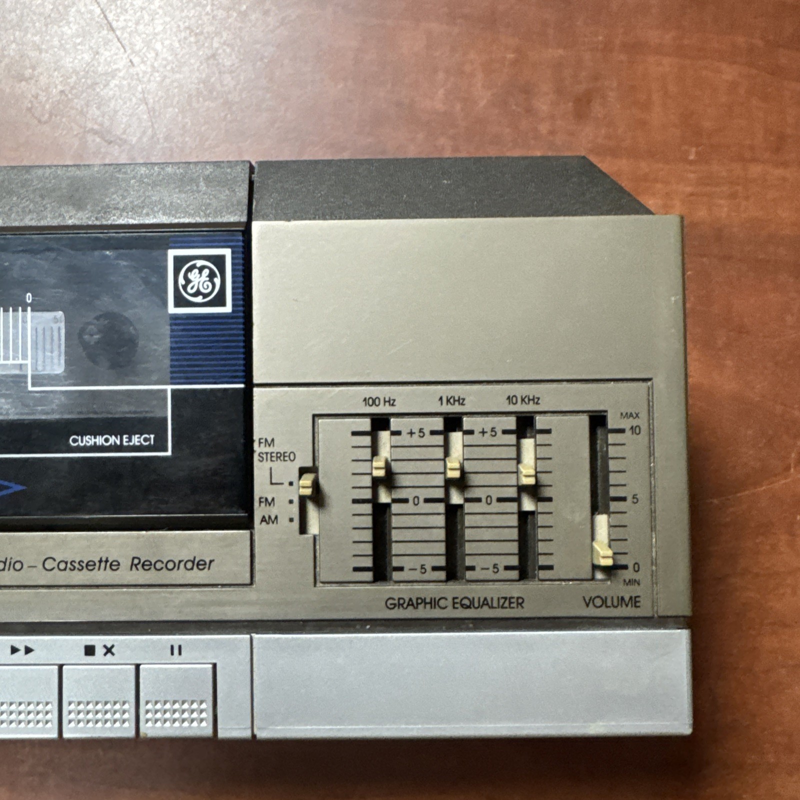 Vintage GE Model 7-4965A AM/FM Radio Cassette Recorder Digital Alarm Clock