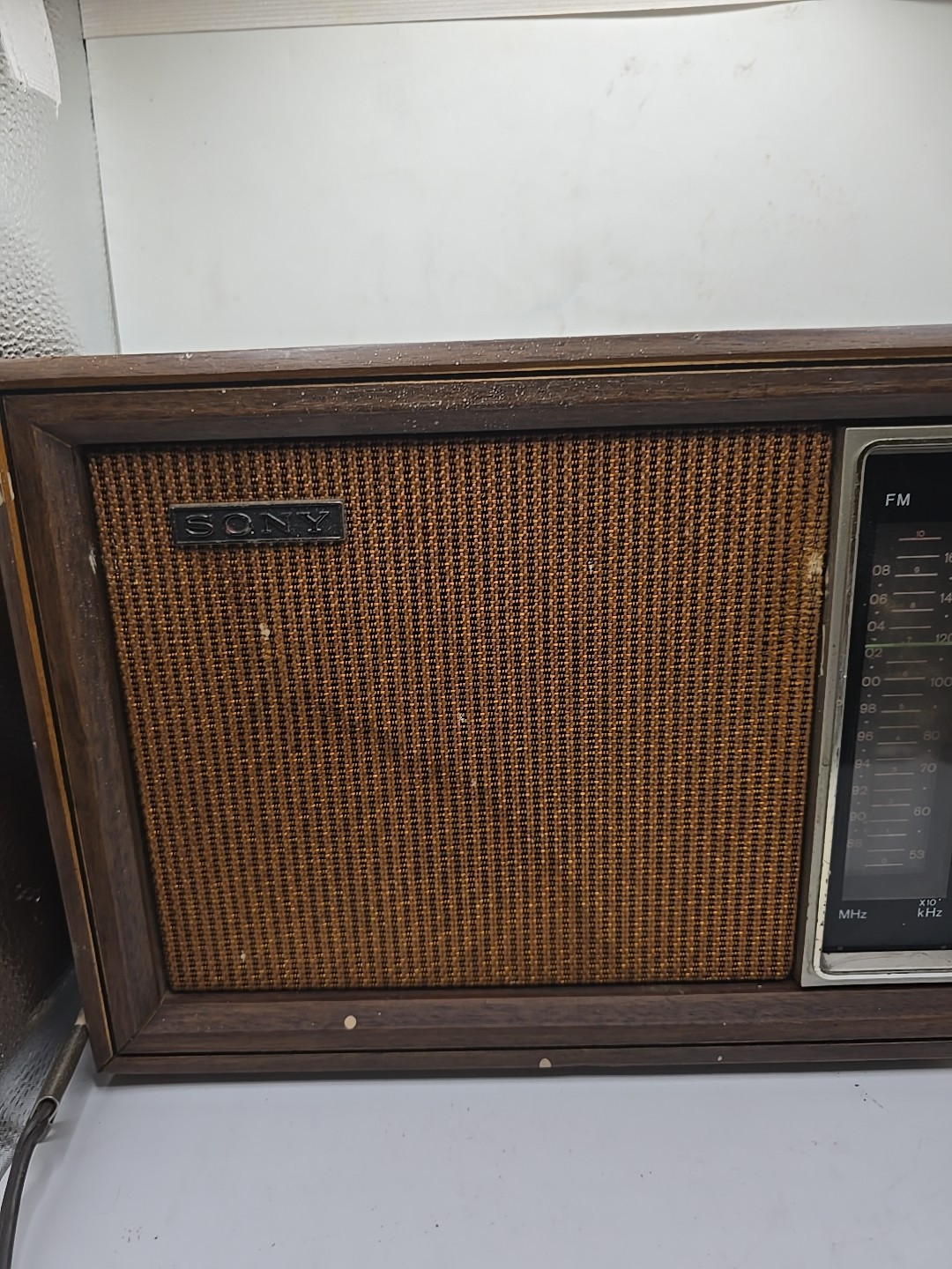 Vintage Wood Sony TFM-9450W AM/FM Radio