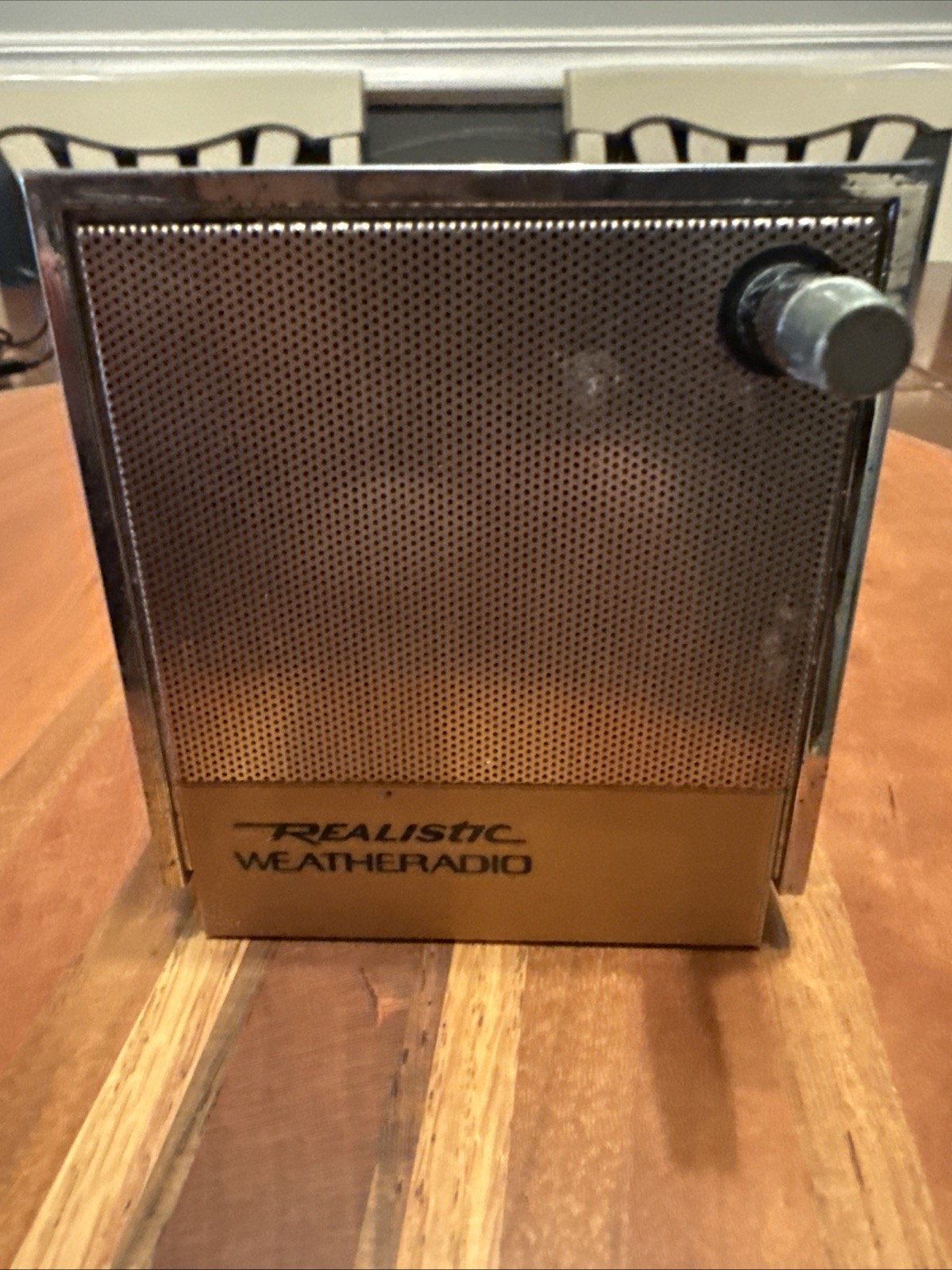 Vintage Realistic Weatheradio Weather Broadcasting Cube Radio 12-181B WORKS!