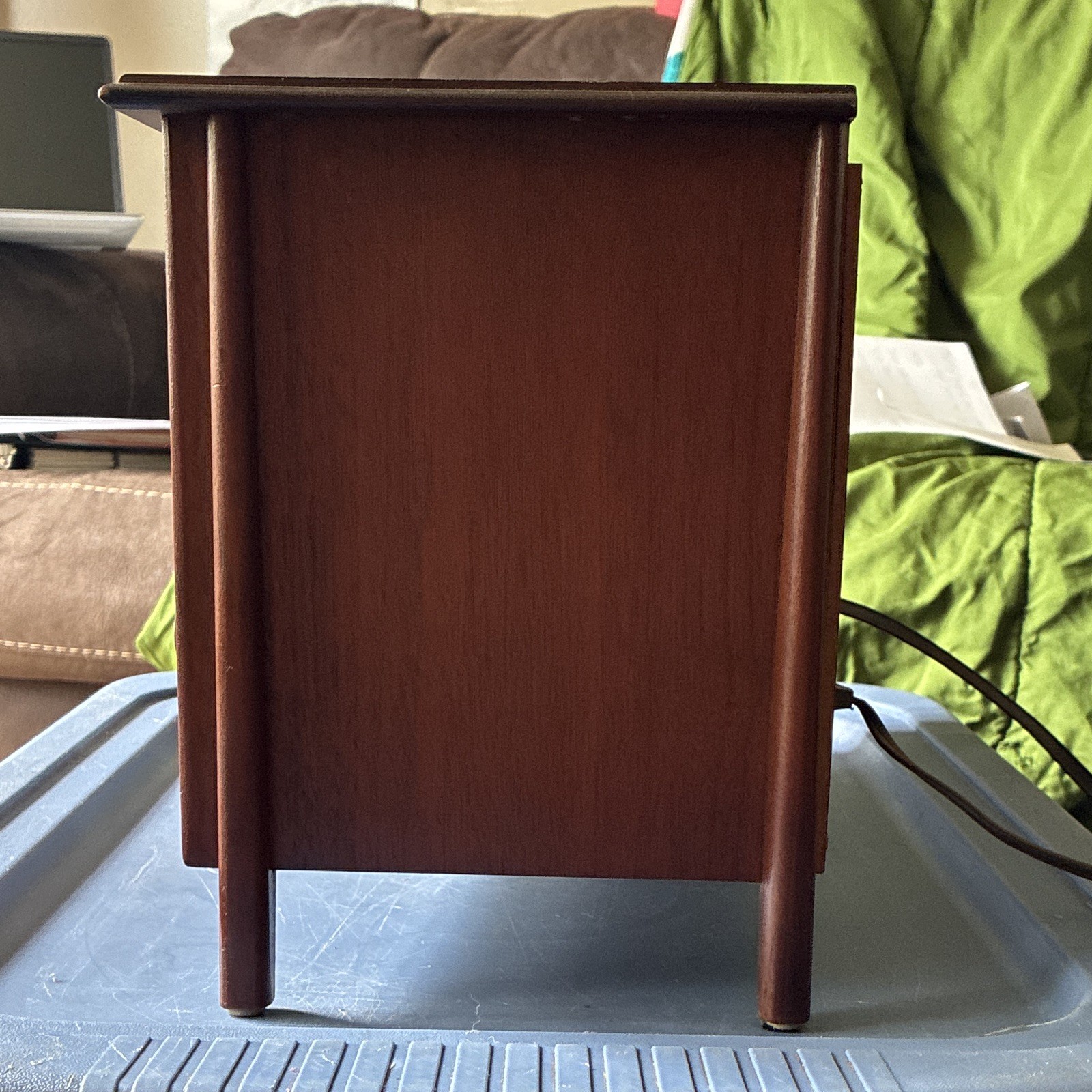 Zenith Model K731 AM/FM Vintage Table Radio Wood Cabinet Zenith K Series